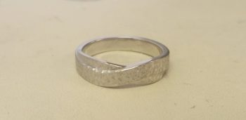 Custom Men’s Wedding Ring