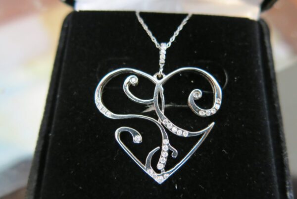 diamond heart pendant