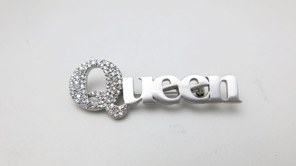 customized pendants with names