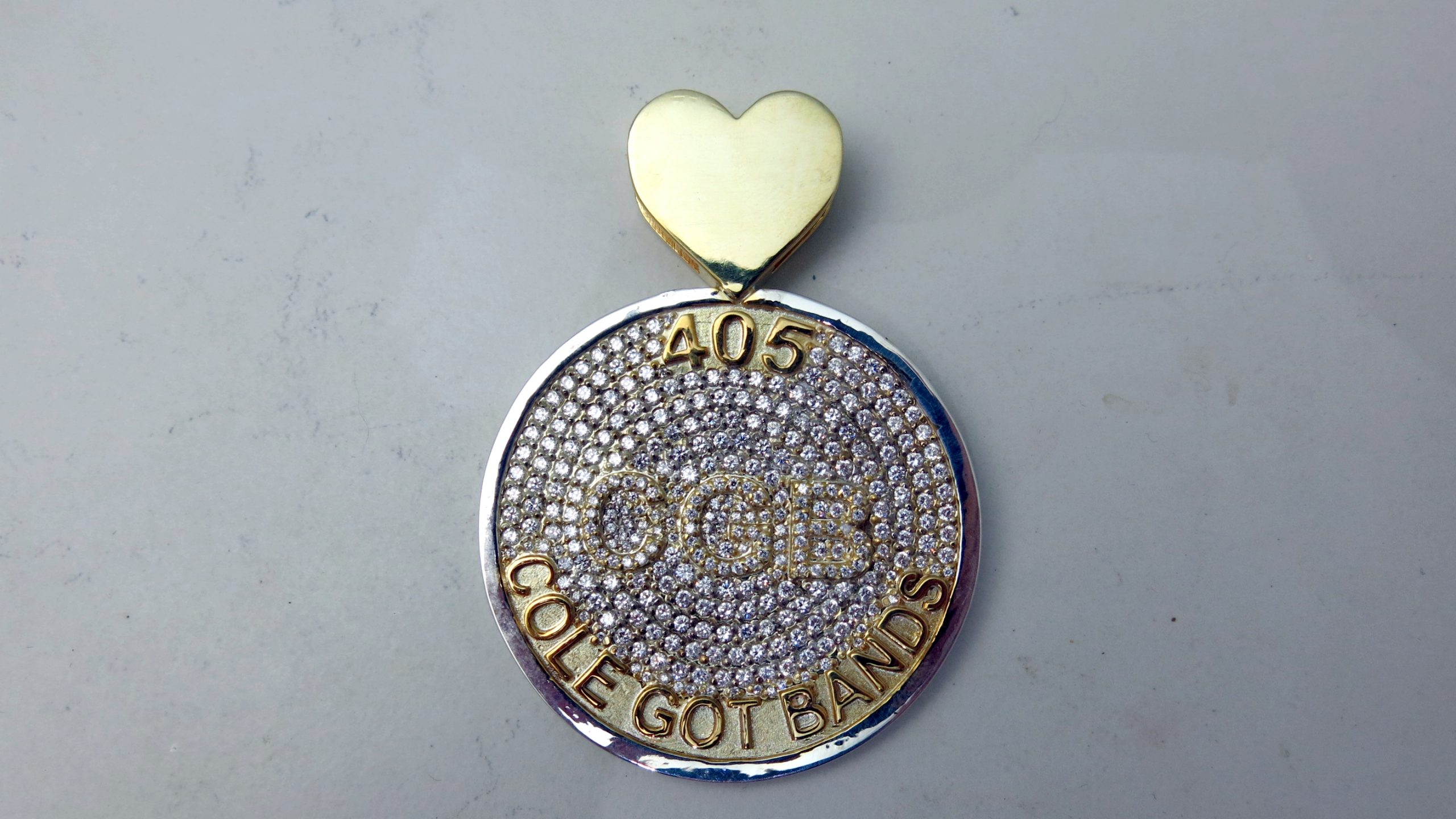 Custom logo pendants deals