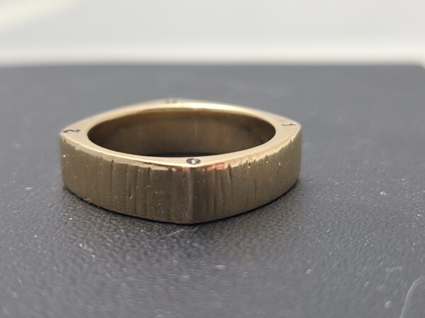 European Shank Wedding Ring
