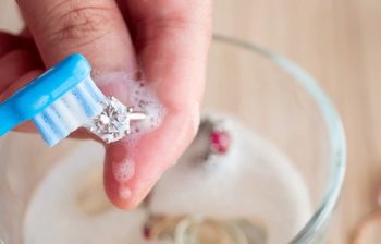 Jewelry cleaning