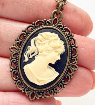 cameo pendant