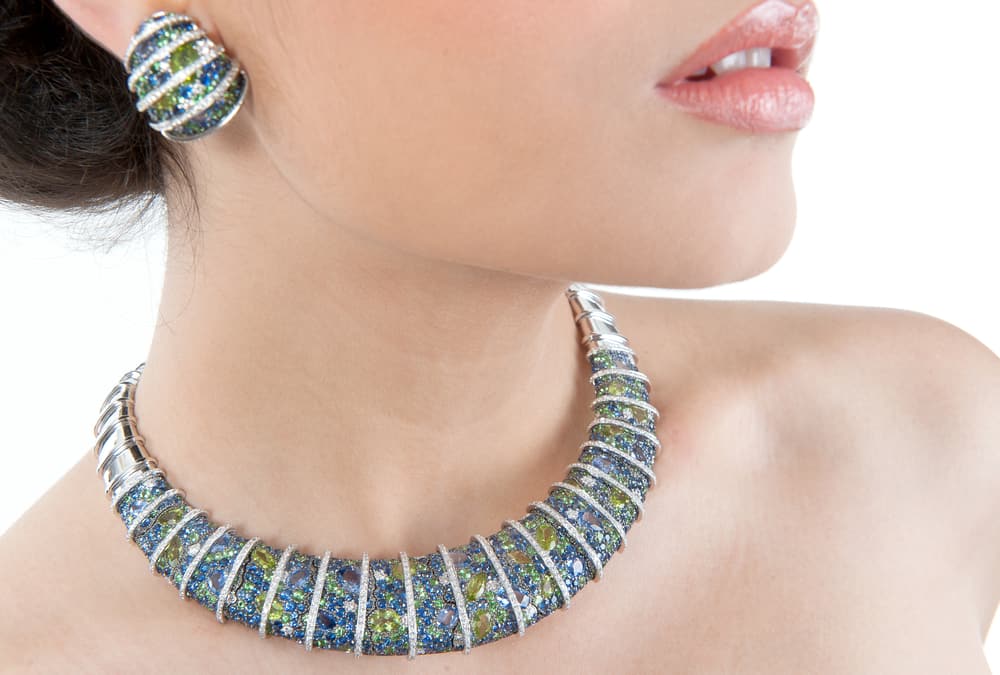 What Is Statement Jewelry?