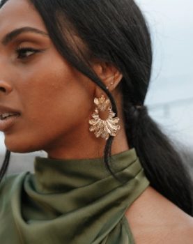 What Is Statement Jewelry?
