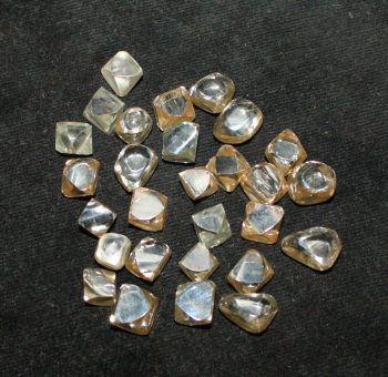 rough moissanite