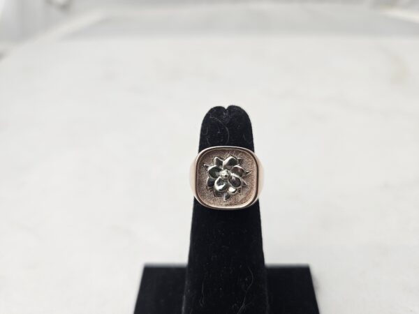 2 Tone Flower Signet Ring